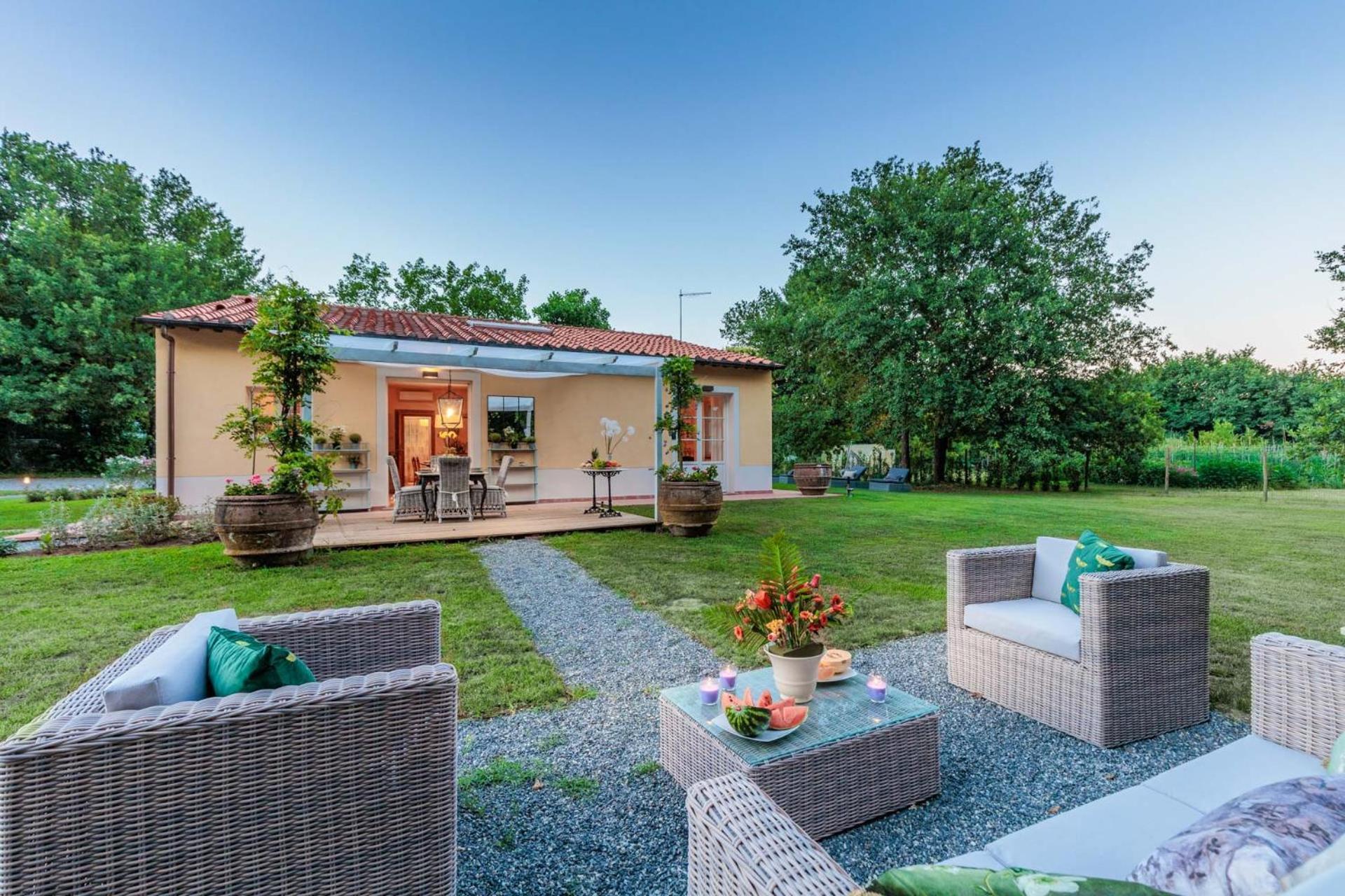 Villa Bassotta, A Charming Cottage Lucca Exterior foto
